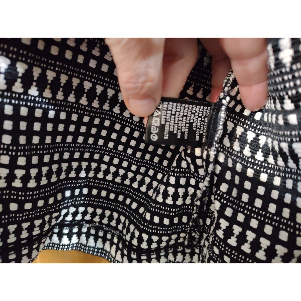 August Moon Women's Style-knit Open Front Jacket Size Med Black White - Picture 4 of 5